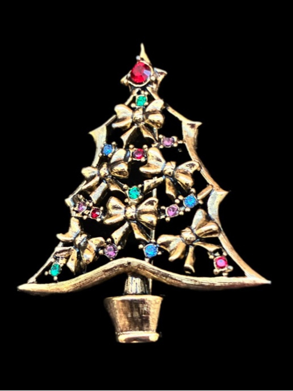 vintage EUC LIA gold-tone
Christmas tree brooch w/ multicolored rhinestones